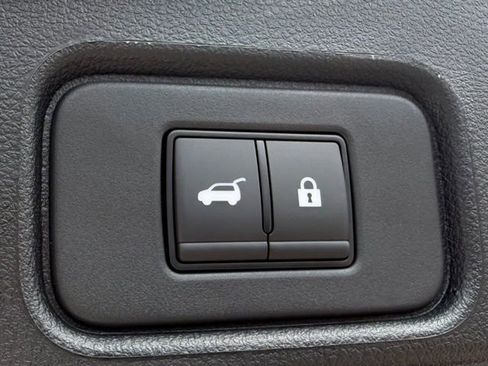 New 2026 Nissan Pathfinder SV image 10