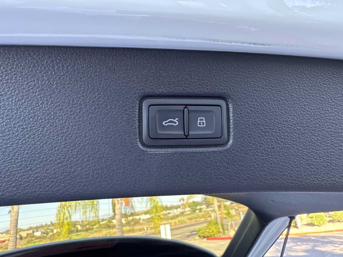 Used 2025 Audi Q7 3.0T Premium Plus AWD/4WD image 50