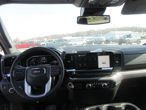 New 2026 GMC Sierra 1500 SLE image 16