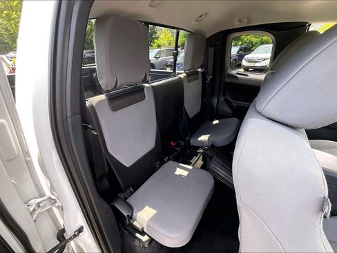 Used 2019 Toyota Tacoma SR w/ SX Package AWD/4WD image 19