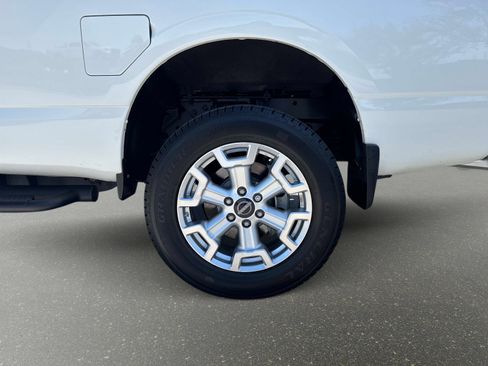 Used 2024 Nissan Titan SV w/ SV Convenience Package image 12