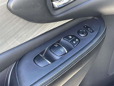 Used 2018 Nissan Murano SL w/ Midnight Edition Package image 12