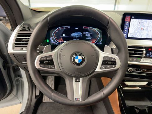 Certified 2025 BMW X4 xDrive30i image 17