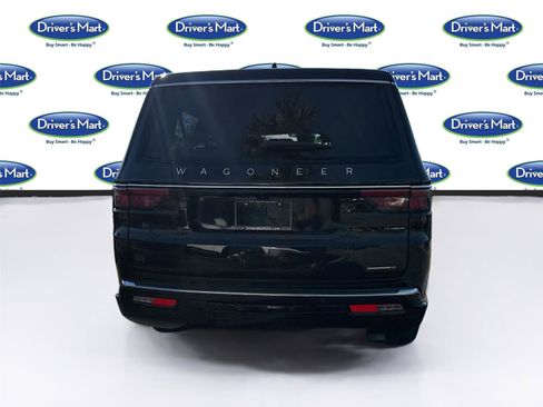 Used 2024 Jeep Wagoneer L Series II image 6