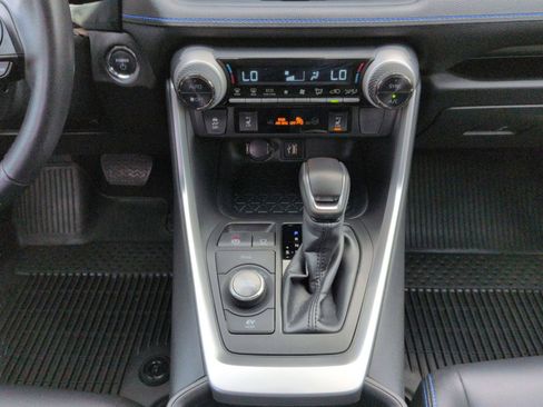 Used 2025 Toyota RAV4 XSE AWD/4WD image 23