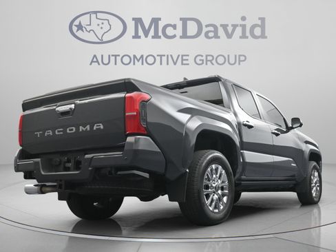 Used 2025 Toyota Tacoma Limited AWD/4WD image 31