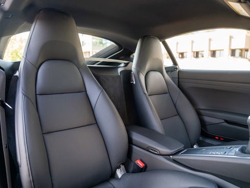 Used 2025 Porsche 718 Cayman image 26