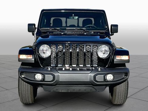 Used 2022 Jeep Gladiator Sport image 3