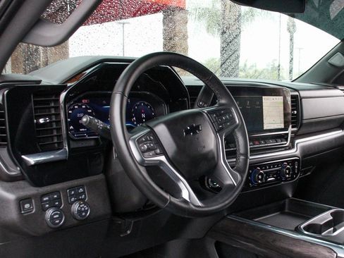 Used 2024 Chevrolet Silverado 2500 LTZ w/ LTZ Convenience Package image 19