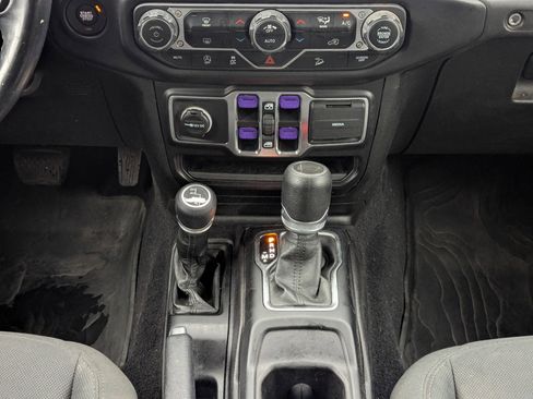 Used 2021 Jeep Wrangler Unlimited Sport image 12