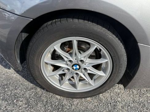 Used 2004 BMW Z4 2.5i RWD image 12