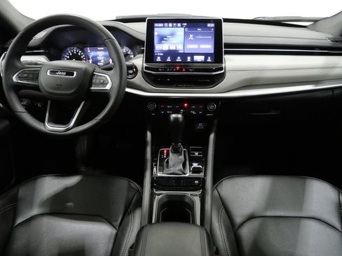 Used 2025 Jeep Compass Limited AWD/4WD image 9