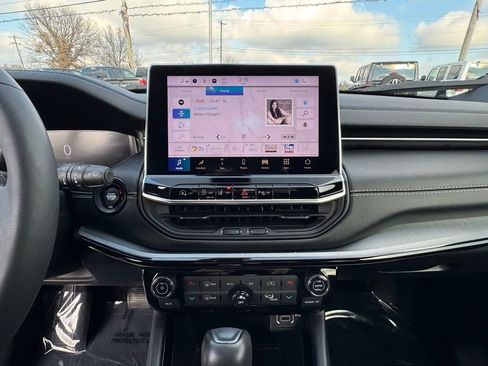 Used 2024 Jeep Compass Limited w/ High Altitude Package image 25