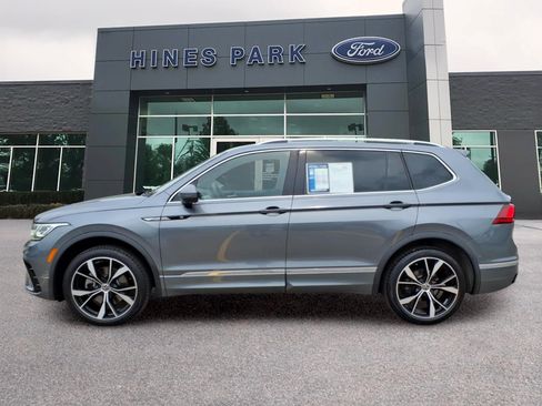 Used 2022 Volkswagen Tiguan SEL R-Line AWD/4WD image 4
