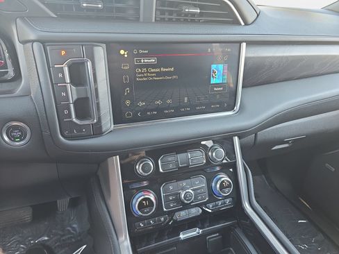 Used 2024 GMC Yukon XL Denali AWD/4WD image 20