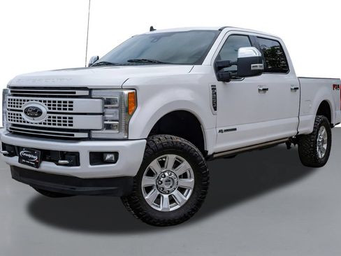 Used 2019 Ford F250 Platinum w/ Platinum Ultimate Package AWD/4WD image 4