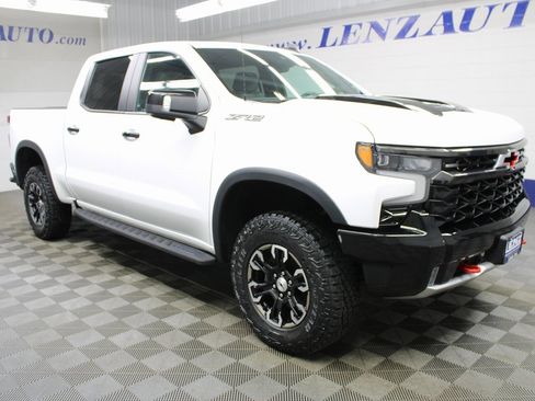Used 2023 Chevrolet Silverado 1500 ZR2 image 3