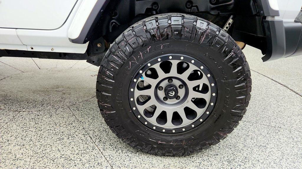 Used 2021 Jeep Wrangler Unlimited Sahara w/ Cold Weather Group AWD/4WD image 9