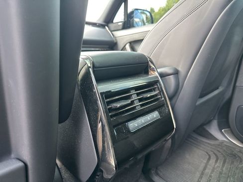 Used 2024 Land Rover Range Rover Sport SE AWD/4WD image 11