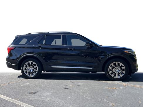 Used 2025 Ford Explorer Platinum image 30