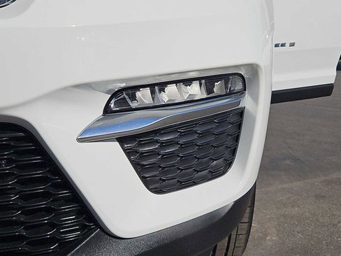 Used 2022 Jeep Grand Cherokee Limited 4xe w/ MOPAR Finishing Package image 11