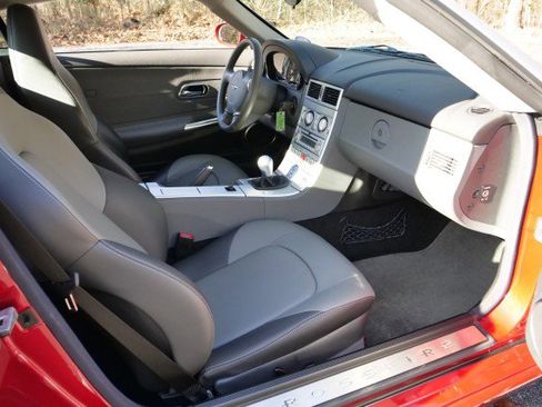 Used 2006 Chrysler Crossfire Limited image 27