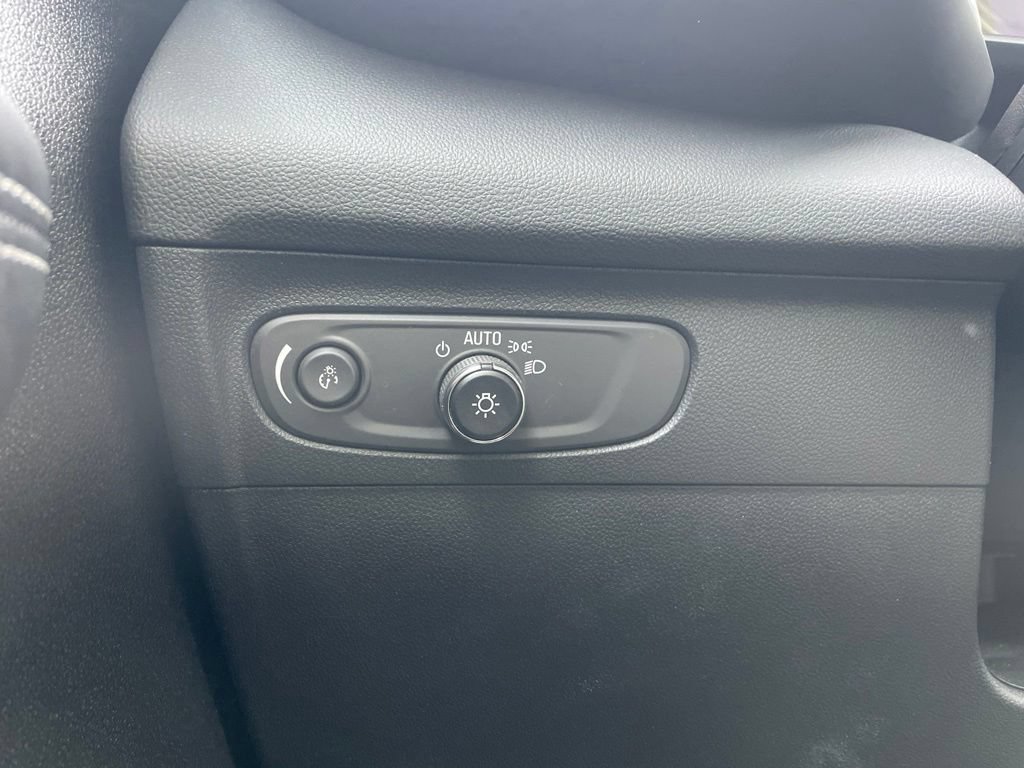 Used 2023 Buick Envision Preferred AWD/4WD image 28
