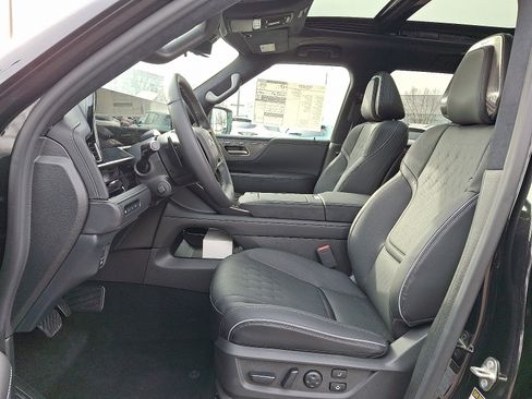 New 2026 INFINITI QX80 Autograph w/ Premium Cargo Package image 10