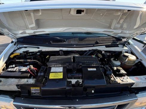 Used 2003 Ford E-450 and Econoline 450 image 29