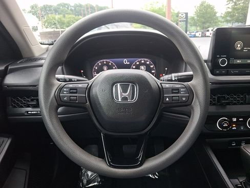 Certified 2025 Honda Accord LX image 19