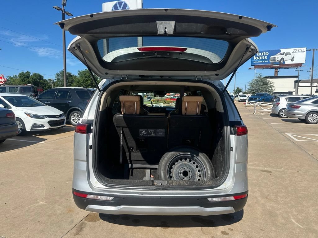 Used 2023 Kia Carnival LX FWD image 13