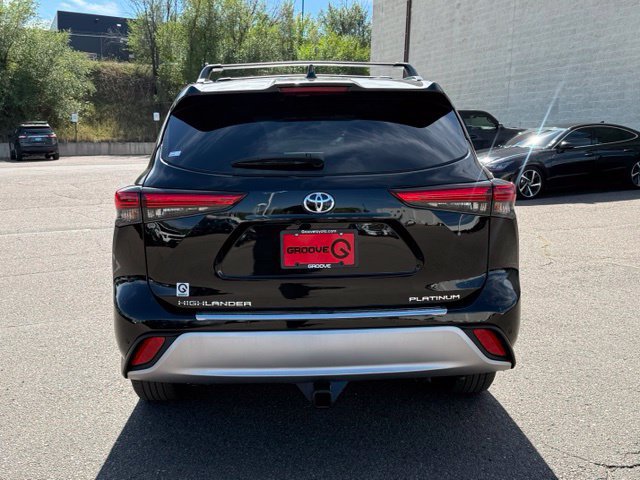 Used 2022 Toyota Highlander Platinum FWD image 4