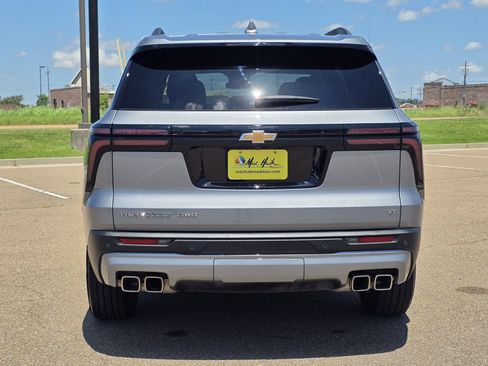 Used 2024 Chevrolet Traverse LT AWD/4WD image 6