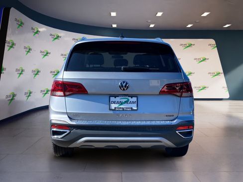 Used 2022 Volkswagen Taos SEL w/ Panoramic Sunroof Package AWD/4WD image 7