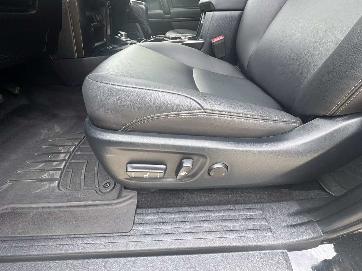Used 2023 Toyota 4Runner 40th Anniversary SE AWD/4WD image 12