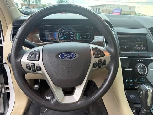 Used 2015 Ford Taurus Limited w/ Equipment Group 301A FWD image 10