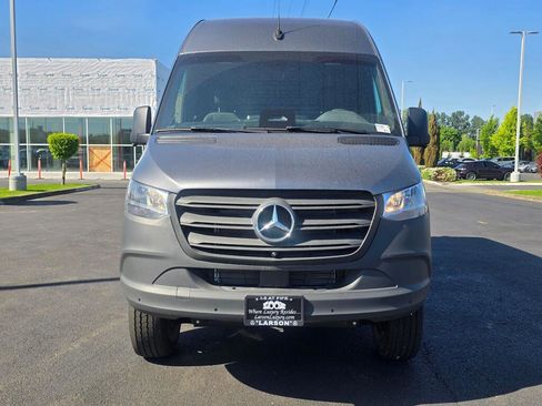 New 2025 Mercedes-Benz Sprinter 2500 image 9