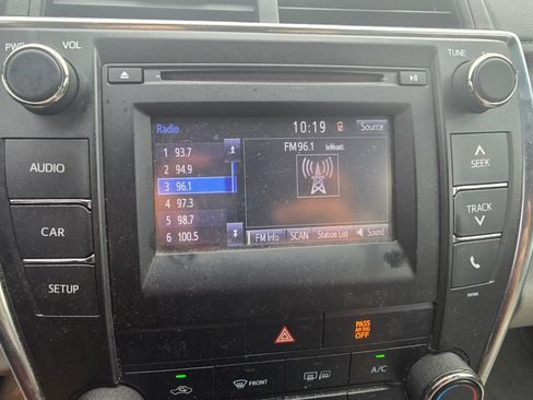 Used 2015 Toyota Camry LE FWD image 17