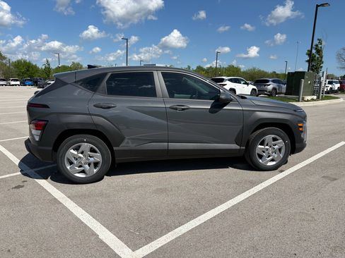 New 2026 Hyundai Kona SE FWD image 6