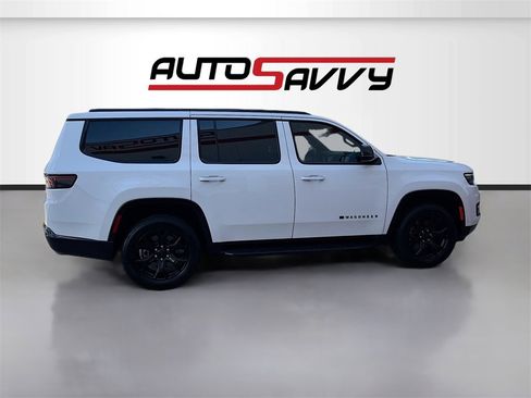 Used 2025 Jeep Wagoneer Series II image 8