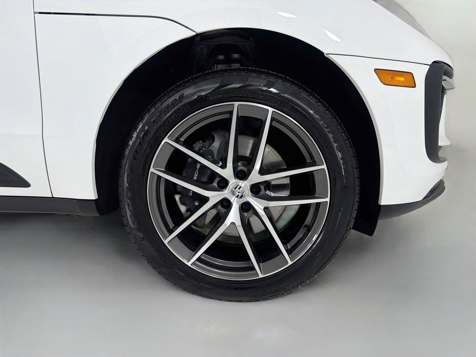 Certified 2026 Porsche Macan AWD/4WD image 31