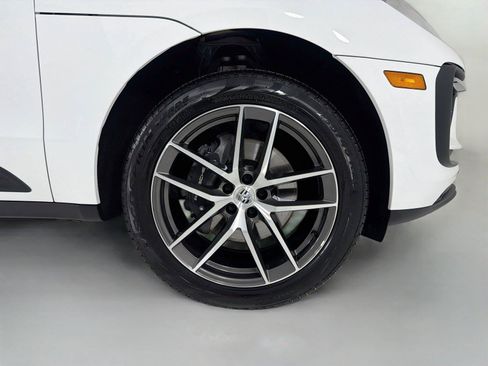 Used 2026 Porsche Macan Turbo AWD/4WD image 31