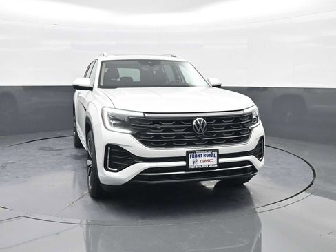 Used 2025 Volkswagen Atlas SEL Premium R-Line image 2
