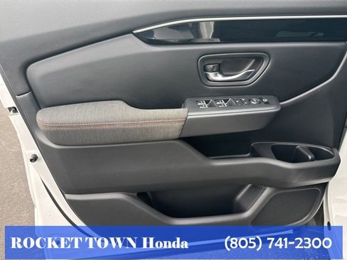 Used 2024 Honda Pilot Sport image 17