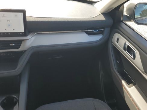 New 2026 Ford Explorer Active image 15