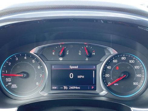 Used 2024 Chevrolet Traverse LT FWD image 11