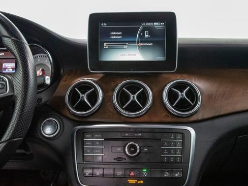 Used 2016 Mercedes-Benz GLA 250 4MATIC image 31