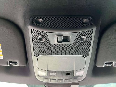 Used 2022 Ford F250 Lariat w/ Lariat Value Package image 34