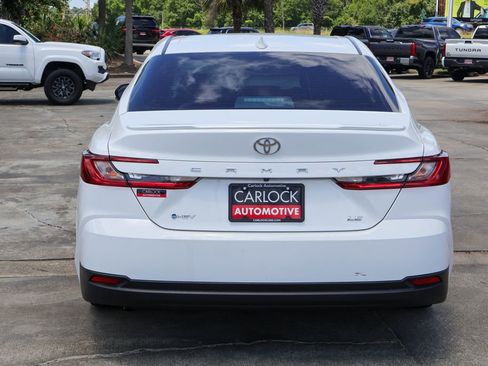 Used 2025 Toyota Camry LE w/ Convenience Package FWD image 20