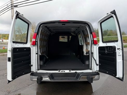 Used 2024 GMC Savana 2500 w/ Driver Convenience Package image 22